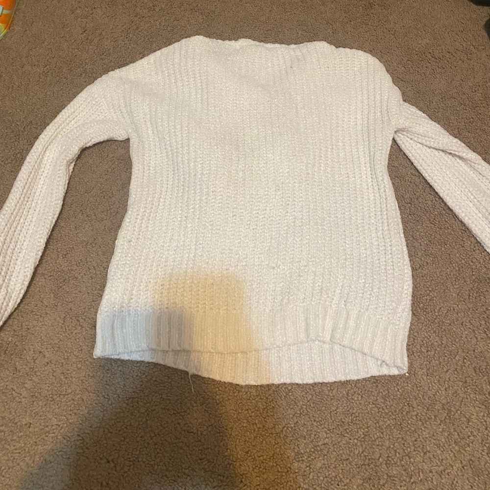White knit hoodie